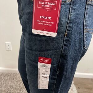 Levi's Athletic Fit Men's Dark Blue Jeans